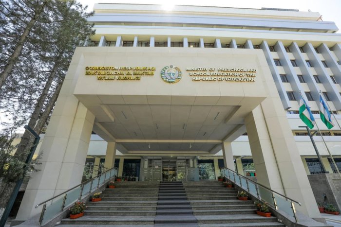 Ўқитувчиларини ишдан бўшатиш бўйича расмий кўрсатма берилмаган – вазирлик