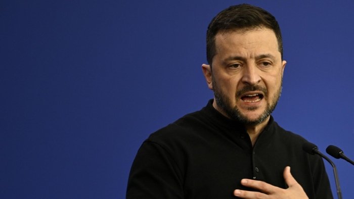 Zelenskiy: "AQSh Ukraina qurolli kuchlarining Donbassdan chiqib ketishi evaziga xavfsizlik kafolatlarini taklif qildi"