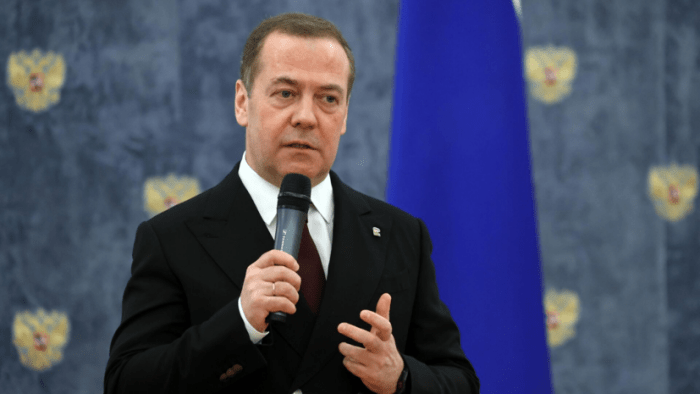 Medvedov: "Bu tinchlik rejalarini bir joyingizga tiqib qo‘ying!"