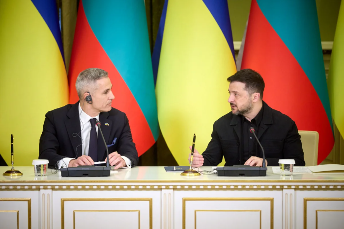 Zelenskiy: "Ukraina yiliga 10 milliard kubometr gaz olishi mumkin"