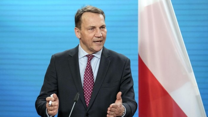 "Prezident Tramp, Putin sizning tinchlikka erishish harakatlaringiz ustidan kulmoqda"