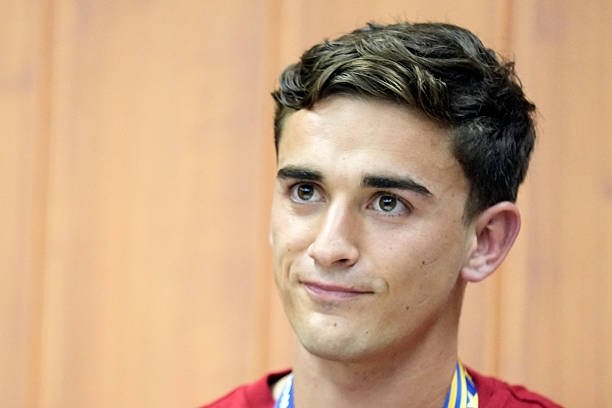 Ispaniya terma jamoasi futbolchisi JChdagi g‘alabadan so‘ng sochlarini pushtiga bo‘yadi (FOTO)
