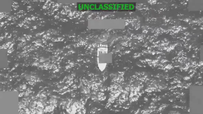 AQSh harbiylari Tinch okeanidagi kemaga zarba berdi