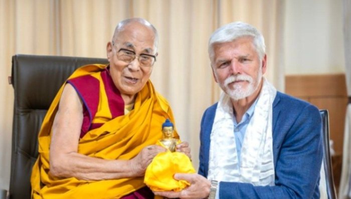 Xitoy Hindistonda Tibetning diniy yetakchisi Dalay-Lama XIV bilan uchrashganidan so‘ng Chexiya prezidenti Petr Pavel bilan aloqalarni uzdi