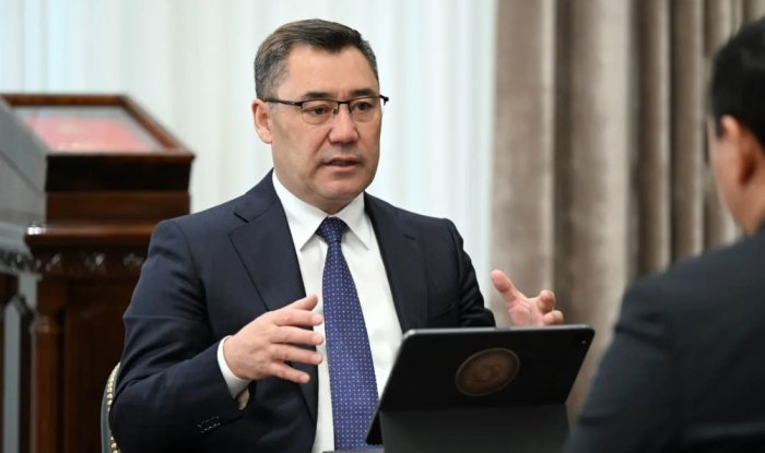 Sadir Japarov qamoq jazosiga hukm qilingan sobiq prezident Almazbek Atambayevni afv etishga tayyor