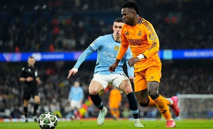 «Manchester Siti» muxlislari Madridga Vinisiusning asabiga tegadigan bannerni olib kelishdi