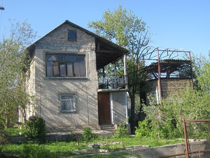 Сурхондарёда уйини қўшнисига "бўшатиб беришни истамаган" фуқарога чора кўрилди