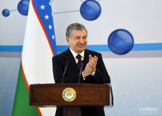 Shavkat Mirziyoyev Navoiyda: "Viloyatning mard aholisi yangi O‘zbekiston rivojiga katta hissa qo‘shadi"