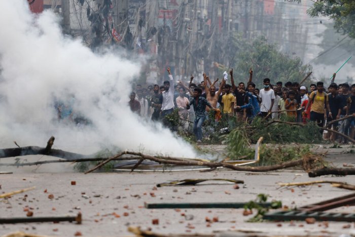 Hindiston Bangladeshdan minglab talabalarni evakuasiya qilmoqda