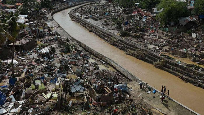 Филиппинда “Калмаеги” тўфони камида 66 кишининг ҳаётига зомин бўлди