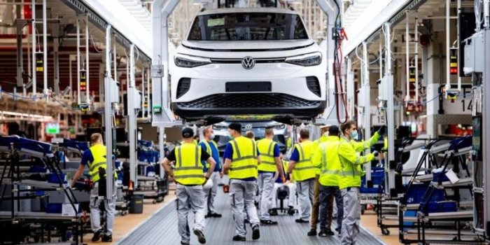 Volkswagen бош директори гуруҳнинг Германиядаги харажатларини камайтириш зарурлигини эълон қилди