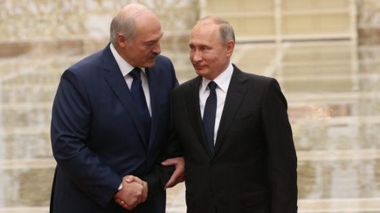 АҚШга қарши: Лукашенко Россия билан бирлашмоқчи