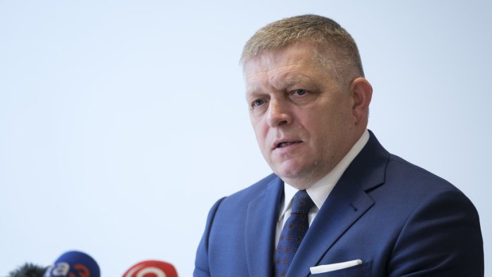 Фицо: “Ғарб давлатлари урушни тўхтатишни истамаяпти!”