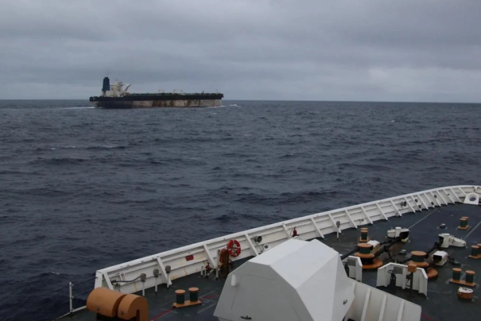 Британия "соя флоти"га тегишли танкерларни қўлга олиш учун махсус кучларни тайёрламоқда