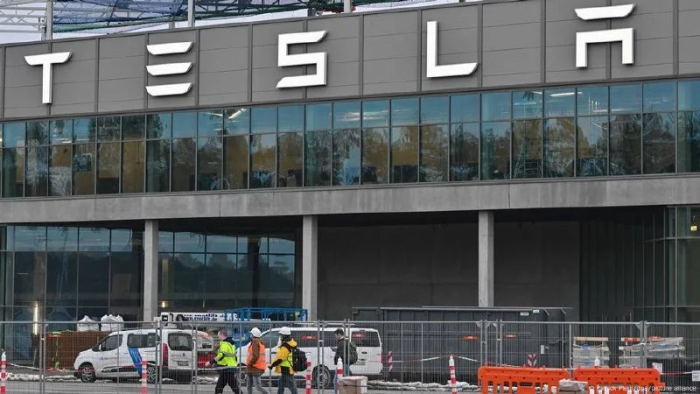 Tesla faqat boj to‘lovi ortidan 300 million dollar yo‘qotdi