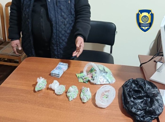 Ёзёвон туманида таркибида гиёҳванд моддаси мавжуд бўлган дори воситаларини сотаётган шахс ушланди