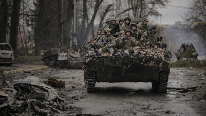 Британияда Украинадаги урушнинг тугаш санаси маълум қилинди