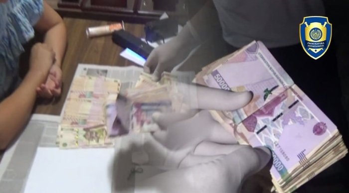 Qoraqalpoq davlat universiteti o‘qituvchisi pora bilan ushlandi