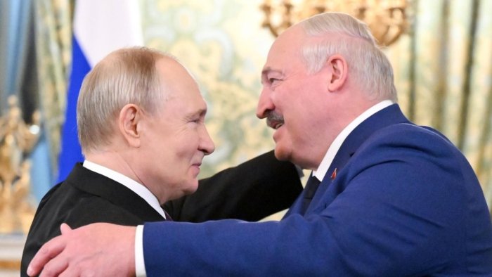 Lukashenko Putinni hamma bilan baham ko‘rishga tayyor