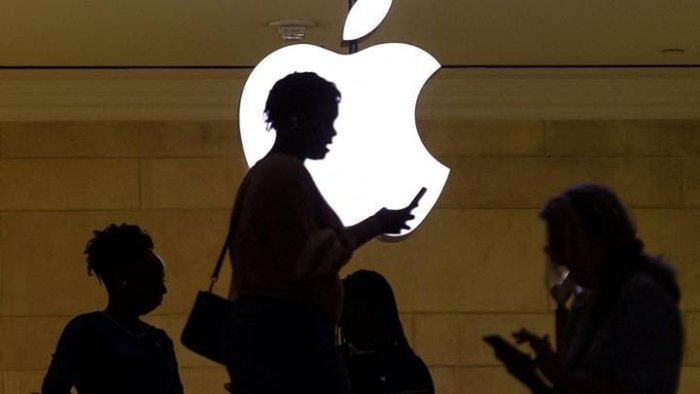  iPhone smartfonlari Trampni irqchi deb hisoblaydi