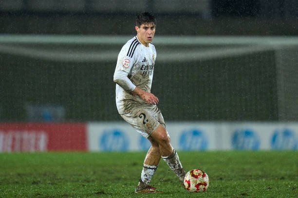 "Реал" клуб тизимида 15 йил ўтказган футболчиси билан хайрлашди