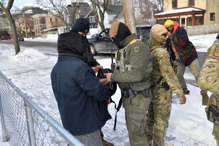 AQShda migrasiyani ommaviy deportasiya qilish: qo‘lga olinganlar soni o‘smoqda, ammo ko‘pchiligi jinoiy o‘tmishga ega emas