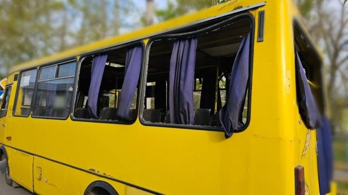 Xersonda Rossiya dronlari yo‘nalishli taksilarga zarba berdi