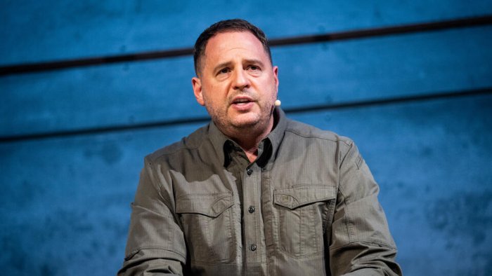 Украинада ички низо: Зеленский атрофидагилар Ермакнинг ишдан бўшатилишини талаб қилмоқда