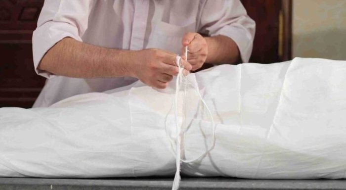 Xorijda vafot etgan o‘zbekistonliklarni vatanga qaytarish bahonasida pul yig‘ayotganlardan ogohlantirish berildi