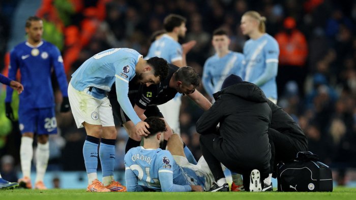 Husanovga imkoniyat: «Manchester Siti» asosiy himoyachisi uchun mavsum deyarli yakunlandi