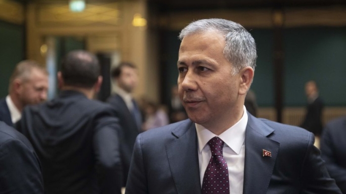 Turkiya ichki ishlar vaziri bir necha oy ichida mamlakatdagi noqonuniy migrasiyaga barham berishga va’da berdi