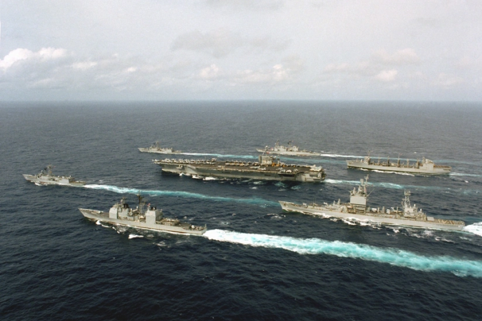 Эронга йўл олган АҚШнинг авиаташувчиси бошчилигидаги ҳужумкор гуруҳ Ҳинд океанига кирди