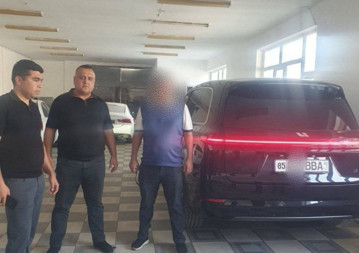 Fermerning qidiruvdagi Li avtomashinasi topildi