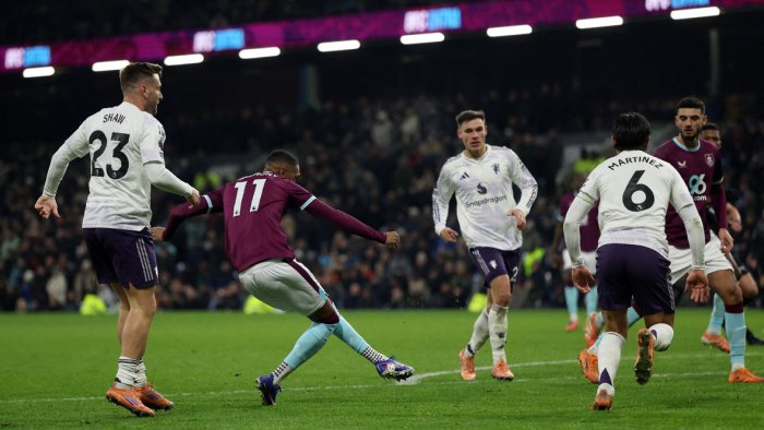 "Манчестер Юнайтед" бош мураббийни ишдан ҳайдаб ҳам аутсайдерни мағлуб эта олмади