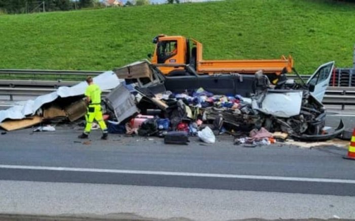 Mikroavtobusning rossiyalik haydovchi boshqarib ketayotgan yuk mashinasiga urilishini natijasida 5 nafar Ukraina fuqarolari halok bo‘ldi