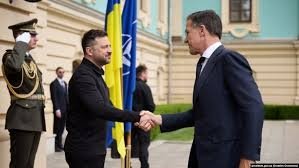 NATO бош котиби эълон қилинмаган ташриф билан Киевга борди