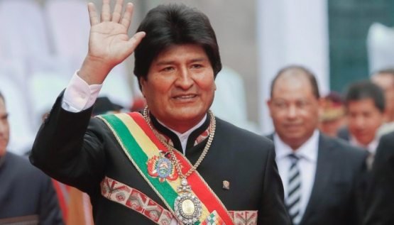 Боливияда президентлик белгиси бўлган медаль ўғирлаб кетилди