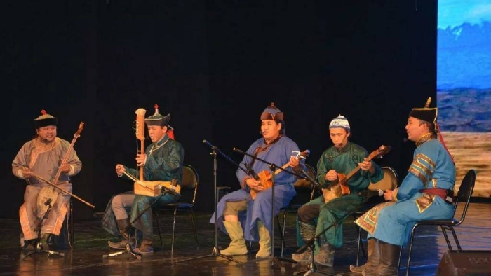 O‘zbekistonlik olimlar Oltoyda xalqaro baxshilar qurultoyida ishtirok etishdi