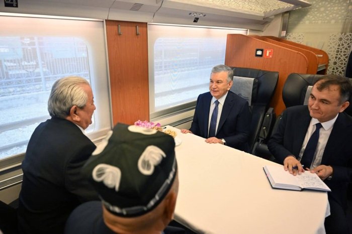 Prezident Qarshidan Shahrisabzga poyezdda bordi