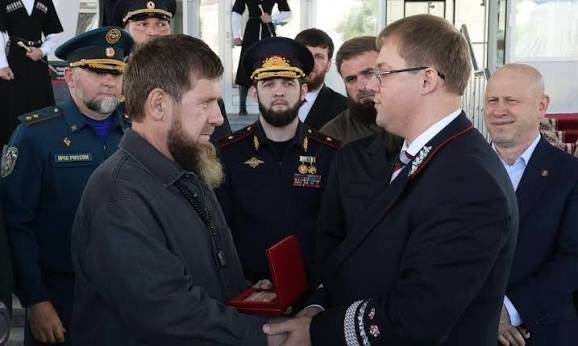 Рамзан Қодиров Россиянинг “Фахрий темирйўлчиси” нишонини олди