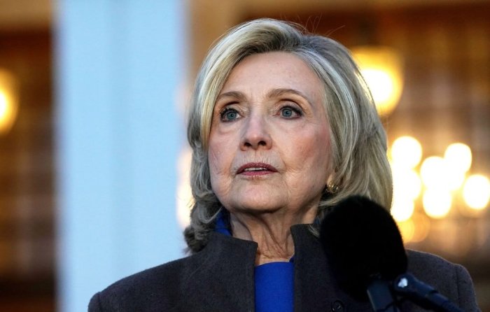 Ҳиллари Клинтон Конгрессдан Трампни ҳам Эпштейн ишида гувоҳ сифатида сўроққа чақиришни сўради