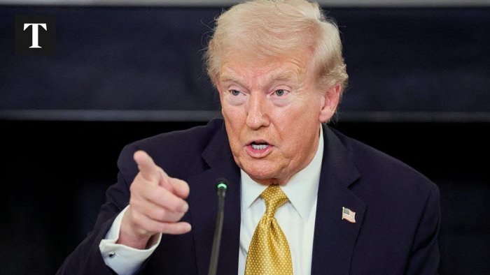 Трамп Колумбия раҳбарини “қорадори савдогари” деб атади Трамп Колумбия раҳбарини “қорадори савдогари” деб атади
