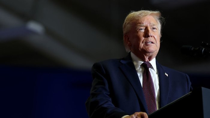 Трамп АҚШда бензин қимматлашиши сабабларини санади