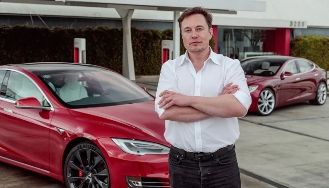Ilon Mask Tesla aksiyalarini sotdi