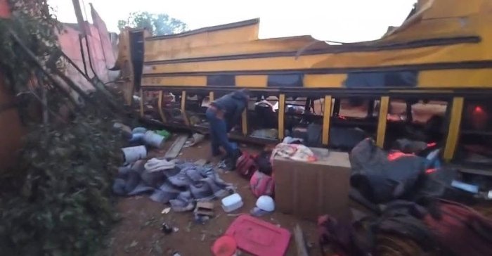 Meksikada avtobus ag‘darilib ketishi oqibatida 5 kishi halok bo‘ldi