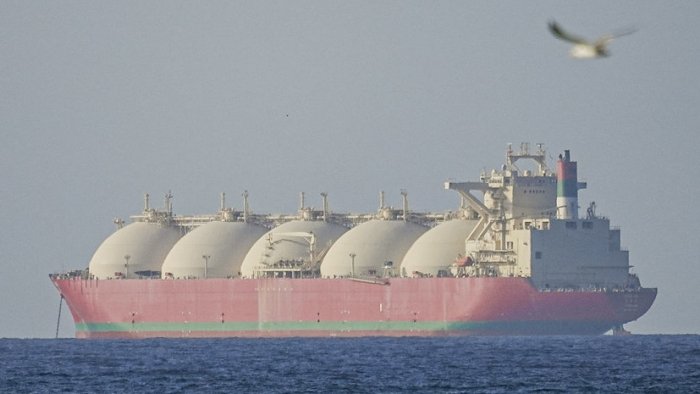 Эрон Ҳўрмуз бўғозини миналардан тозалай олмаяпти