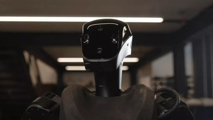 Tramp oilasiga aloqador kompaniya Ukrainadagi urush hududiga odamsimon robotlarni yubordi