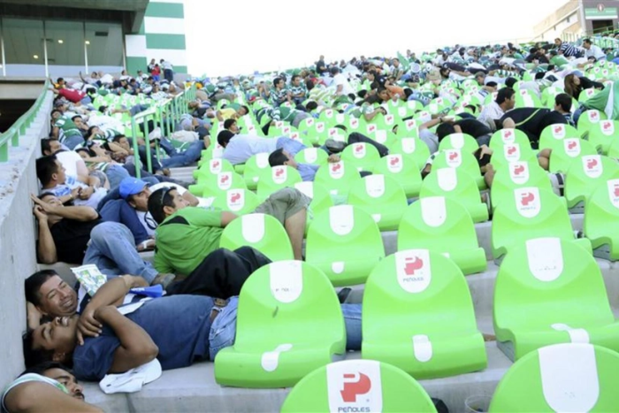 Мексикадаги футбол майдонида содир бўлган отишмада 10 дан ортиқ одам ҳалок бўлди