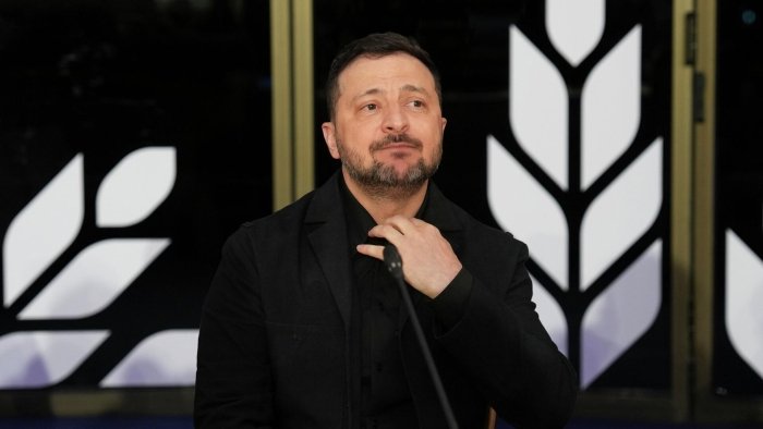 Зеленский Украинанинг "муҳим музокаралар"га тайёргарлигини эълон қилди