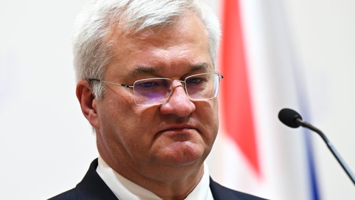 Украина ТИВ раҳбари НАТО мамлакатлари вазирлари билан учрашув учун Туркияга келди